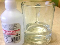 Можно ли полоскать рот перекисью водорода